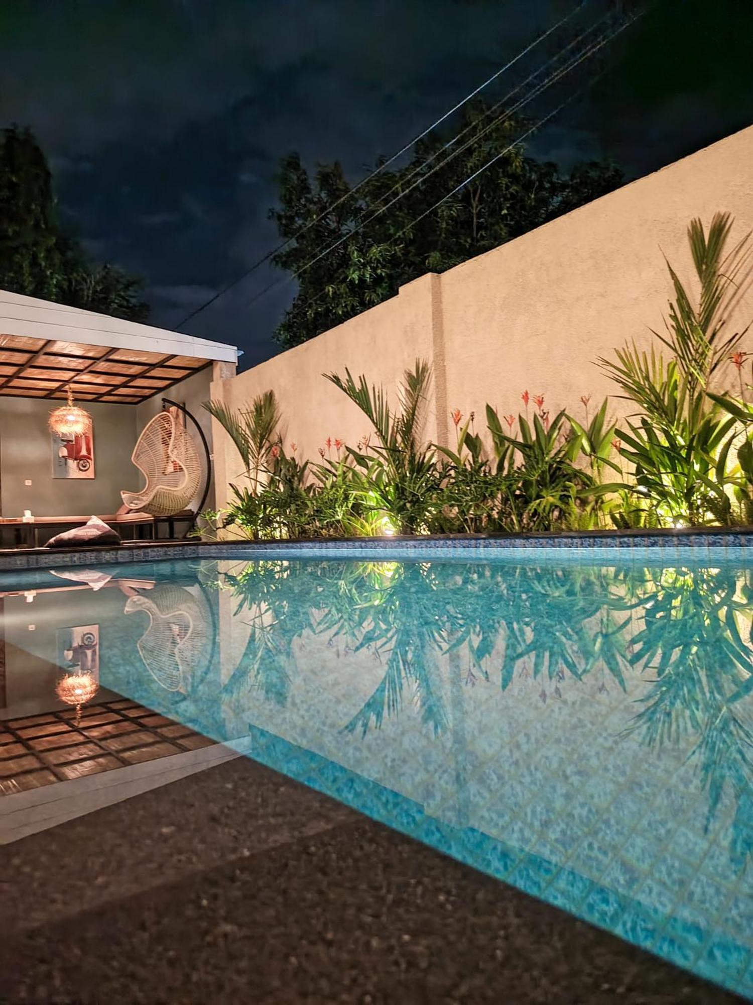 Zavana Rooms & Restaurant Tanjungkarang Exteriör bild