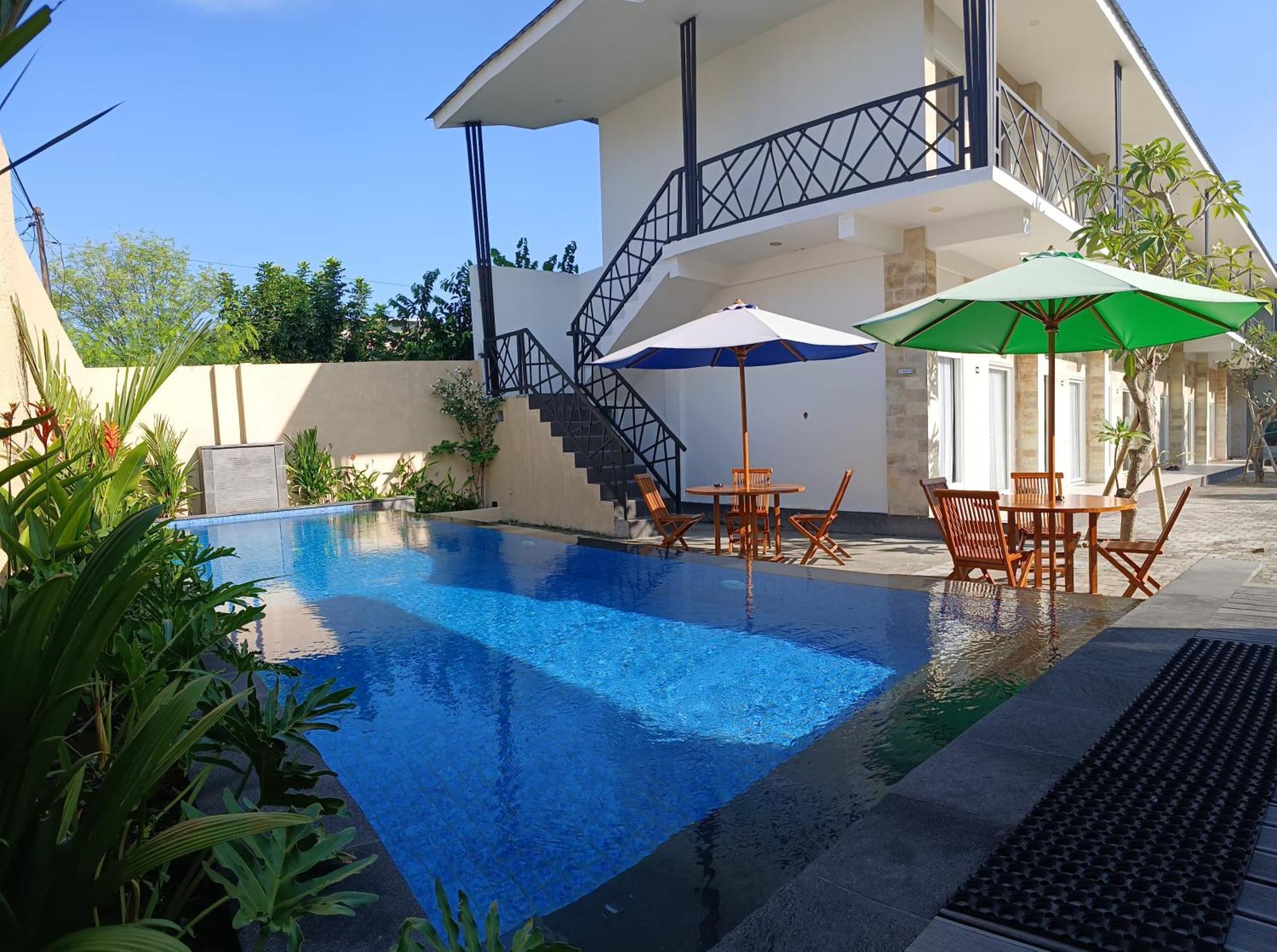Zavana Rooms & Restaurant Tanjungkarang Exteriör bild