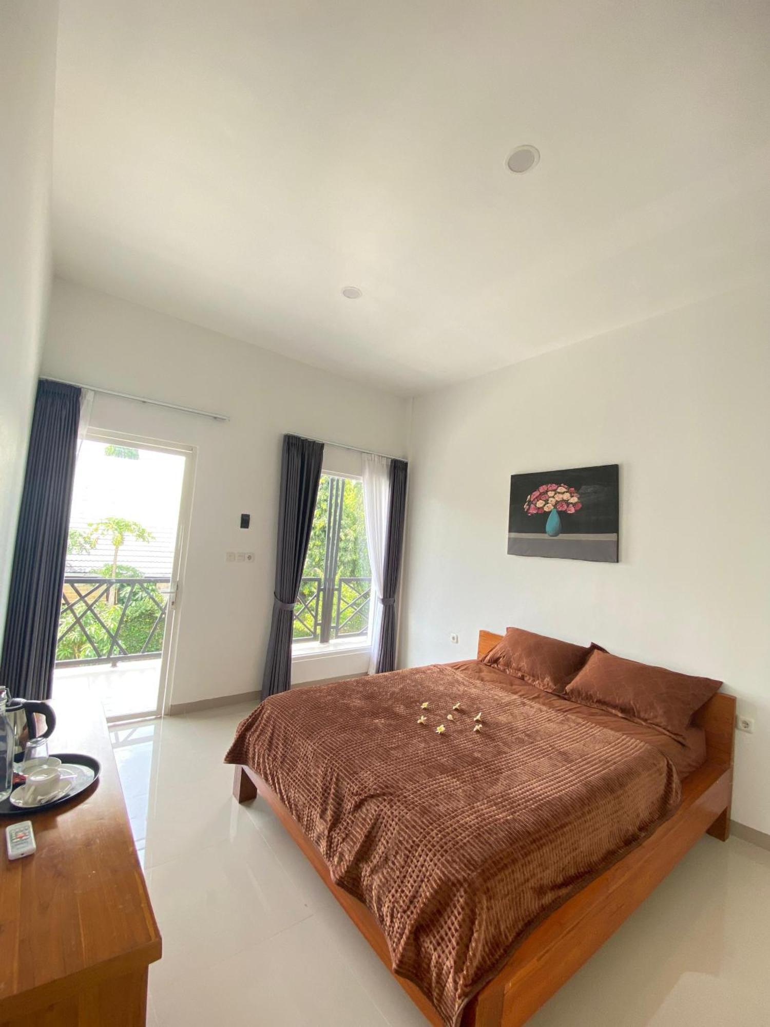 Zavana Rooms & Restaurant Tanjungkarang Exteriör bild