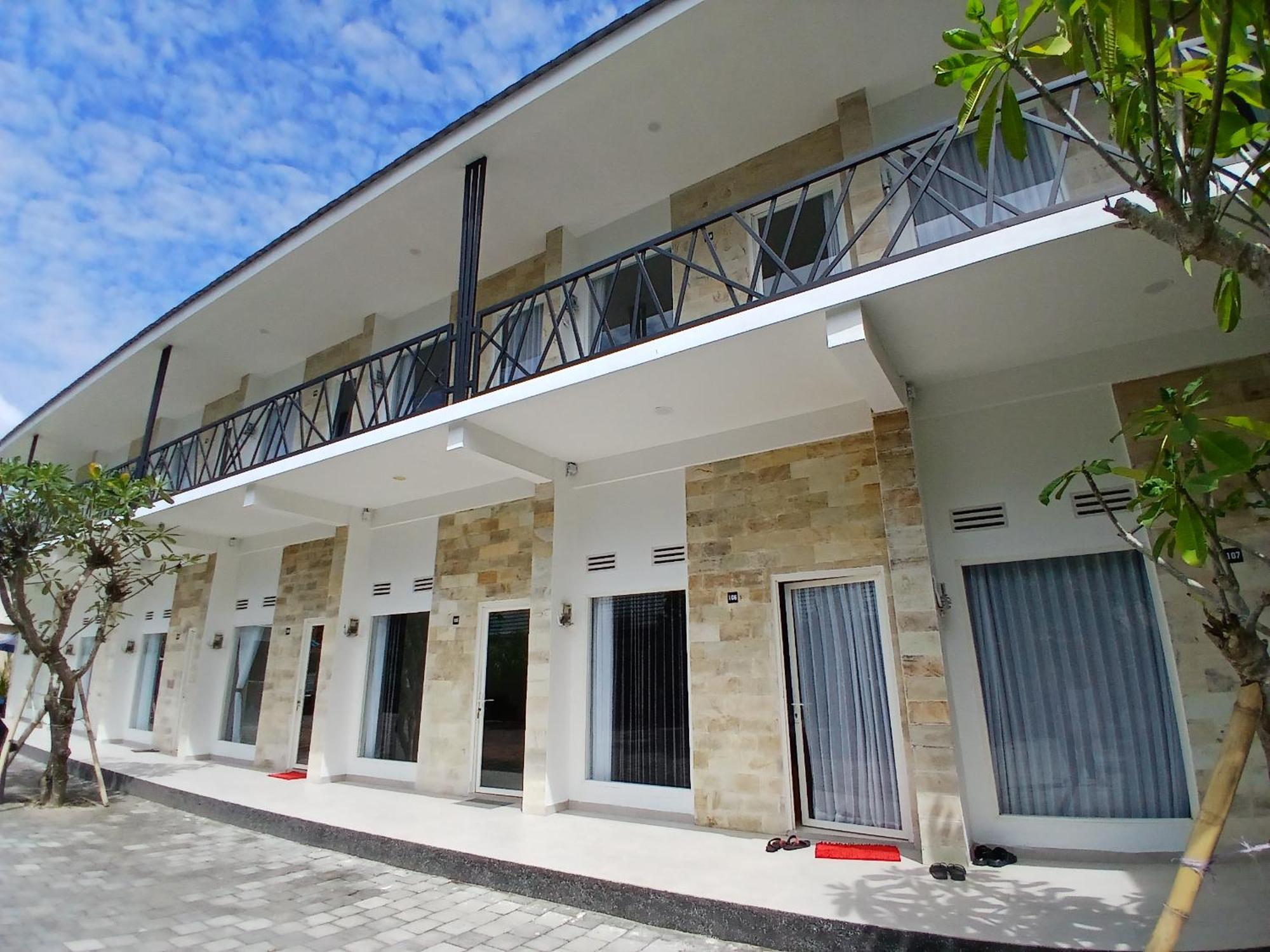 Zavana Rooms & Restaurant Tanjungkarang Exteriör bild