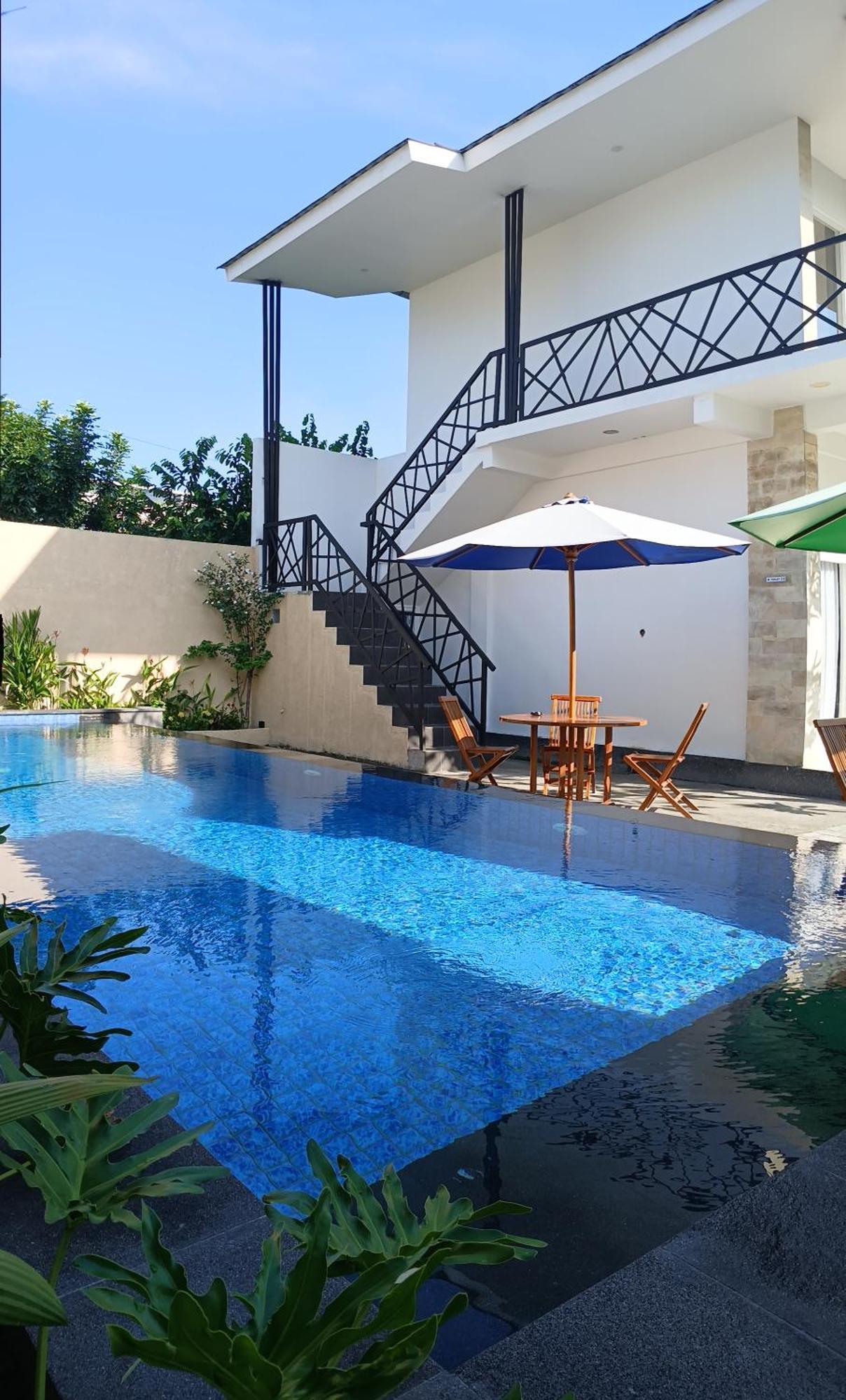 Zavana Rooms & Restaurant Tanjungkarang Exteriör bild