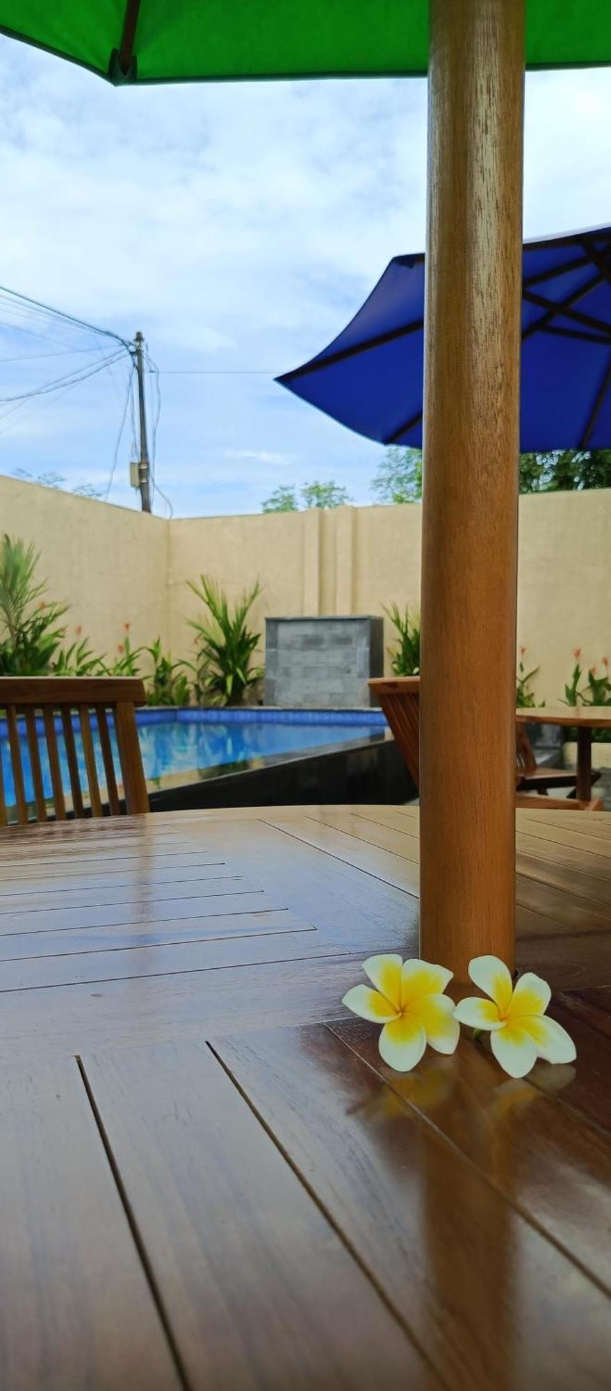 Zavana Rooms & Restaurant Tanjungkarang Exteriör bild