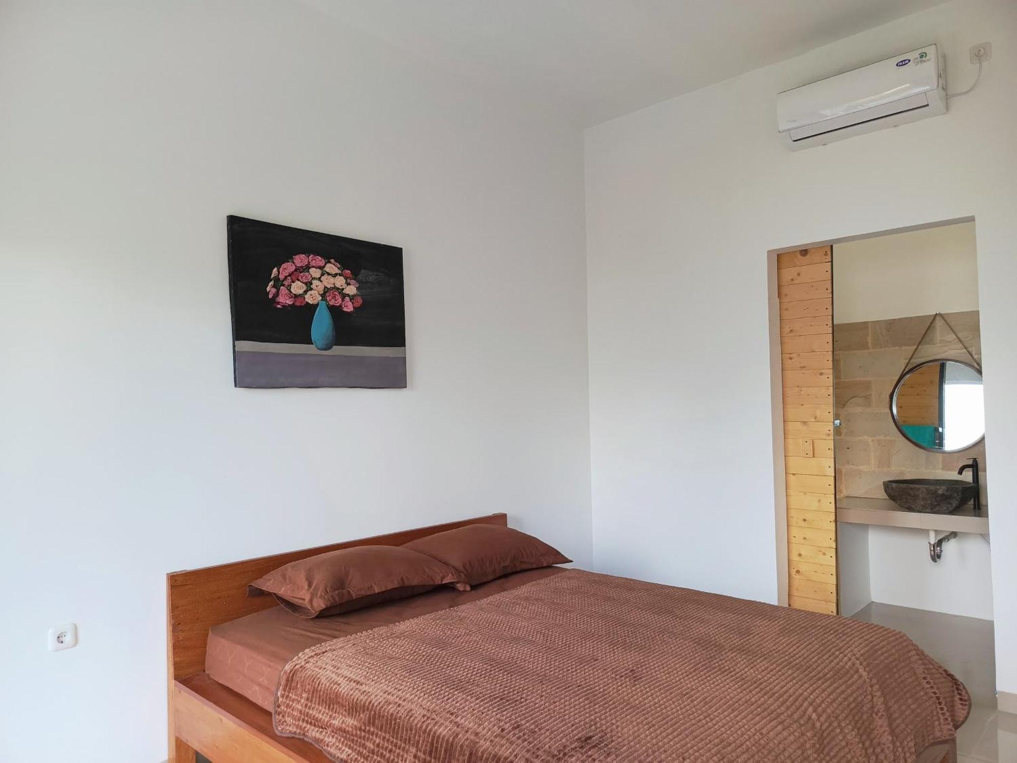 Zavana Rooms & Restaurant Tanjungkarang Exteriör bild
