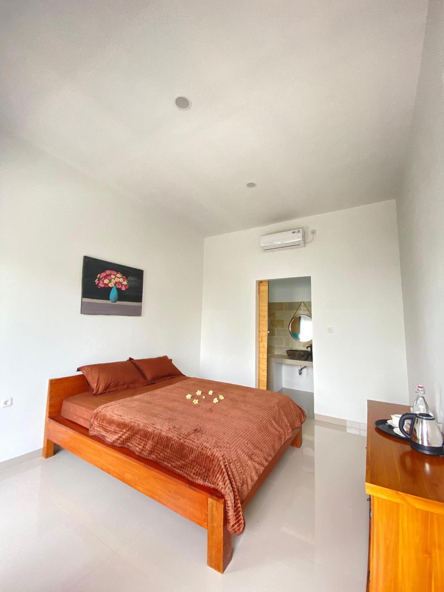Zavana Rooms & Restaurant Tanjungkarang Exteriör bild