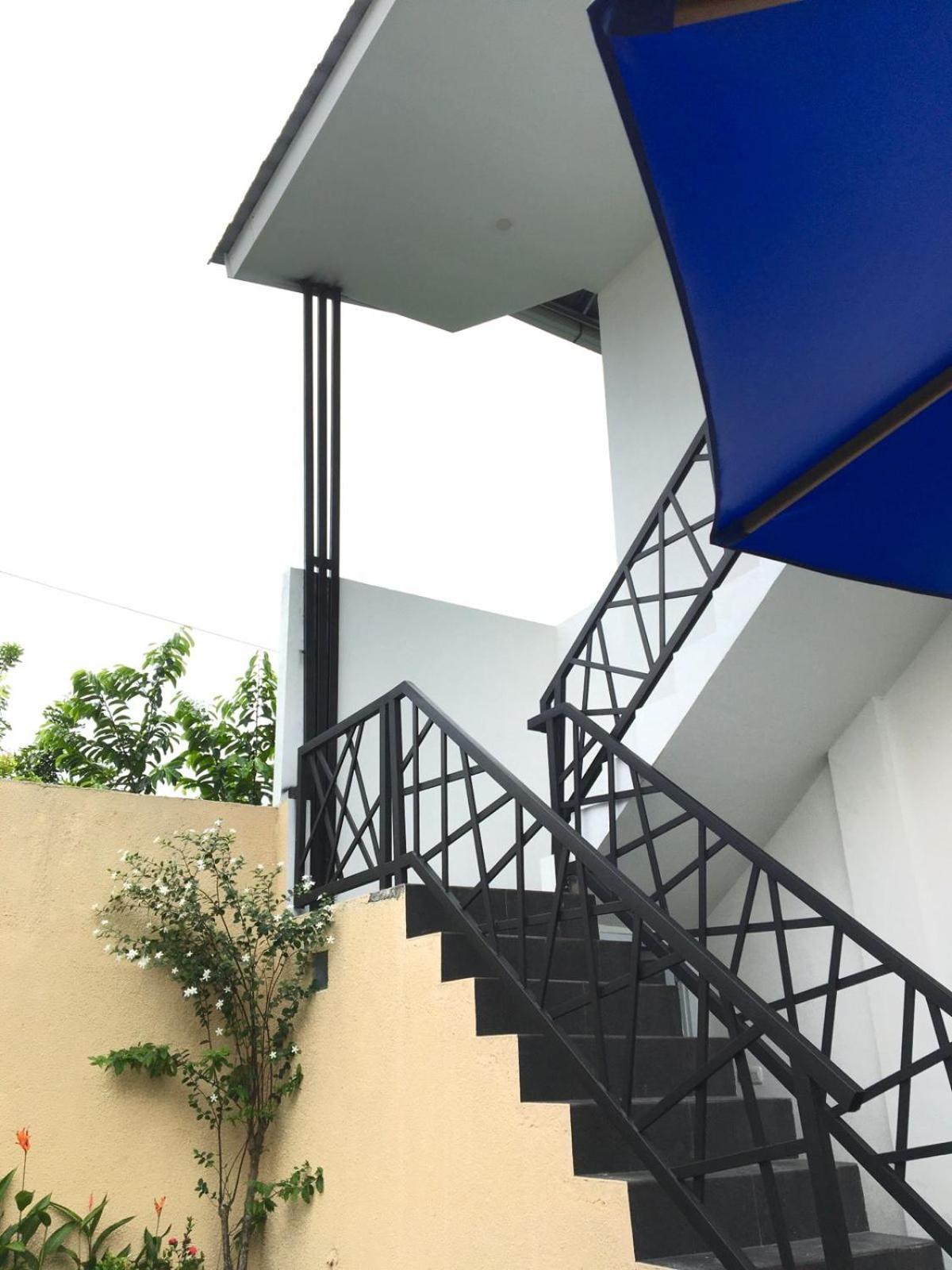 Zavana Rooms & Restaurant Tanjungkarang Exteriör bild